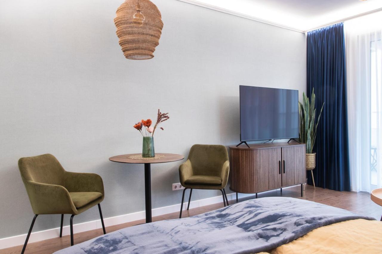 Grand Suites Corvin Boedapest Buitenkant foto