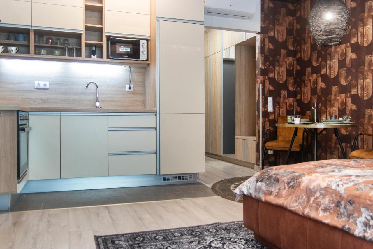 Grand Suites Corvin Boedapest Buitenkant foto