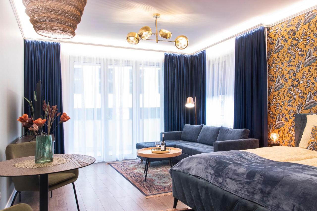 Grand Suites Corvin Boedapest Buitenkant foto