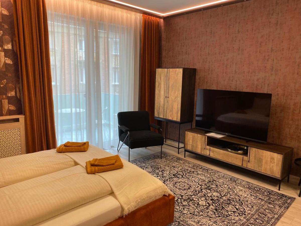 Grand Suites Corvin Boedapest Buitenkant foto