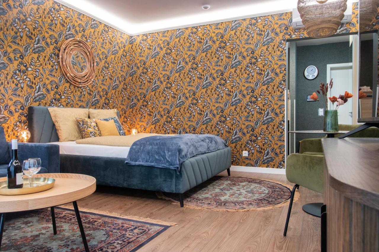 Grand Suites Corvin Boedapest Buitenkant foto