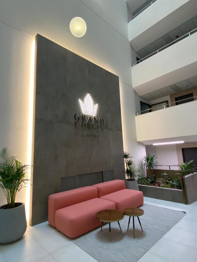 Grand Suites Corvin Boedapest Buitenkant foto