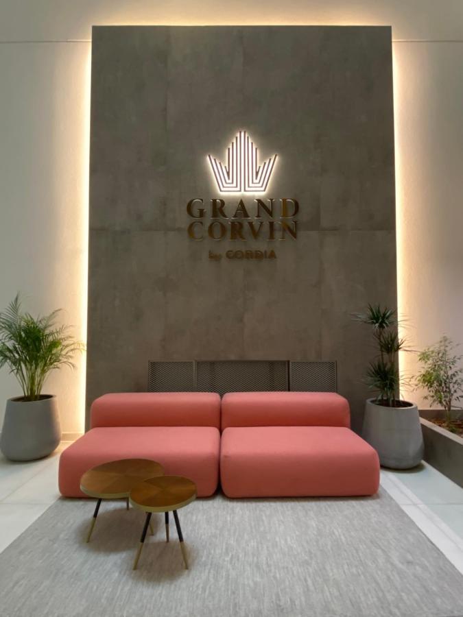 Grand Suites Corvin Boedapest Buitenkant foto