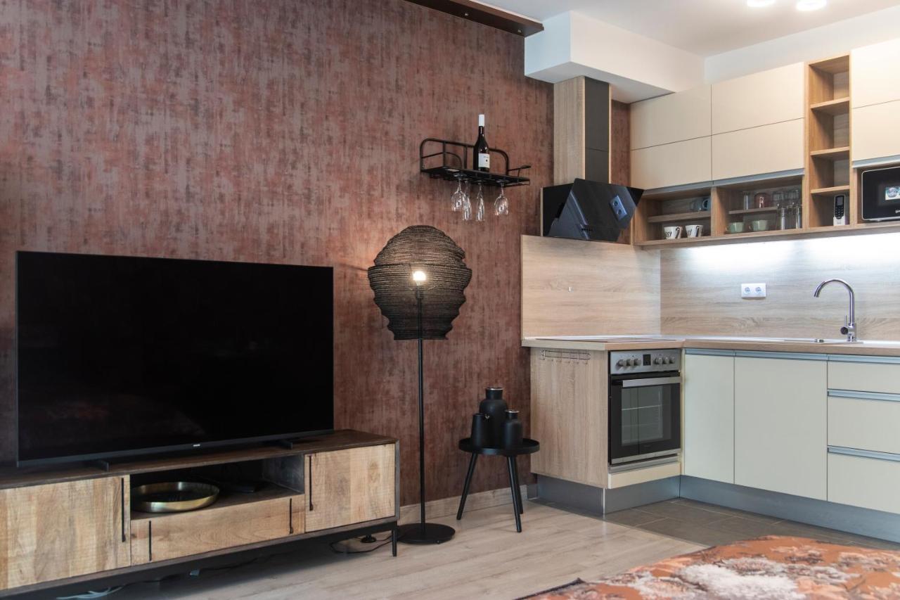 Grand Suites Corvin Boedapest Buitenkant foto