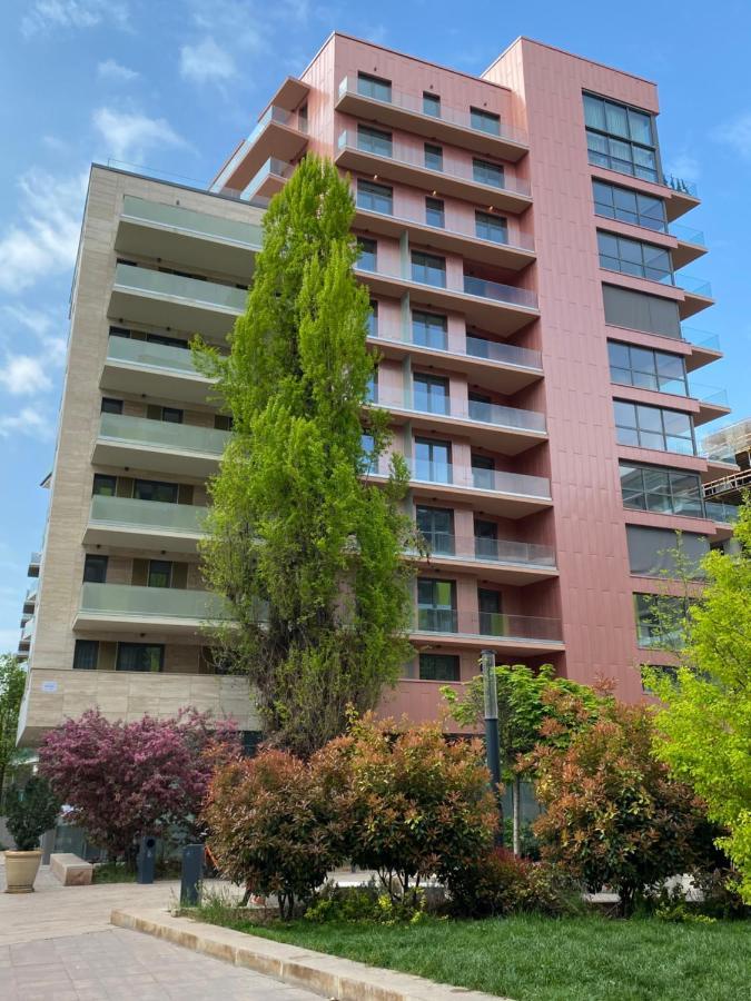 Grand Suites Corvin Boedapest Buitenkant foto