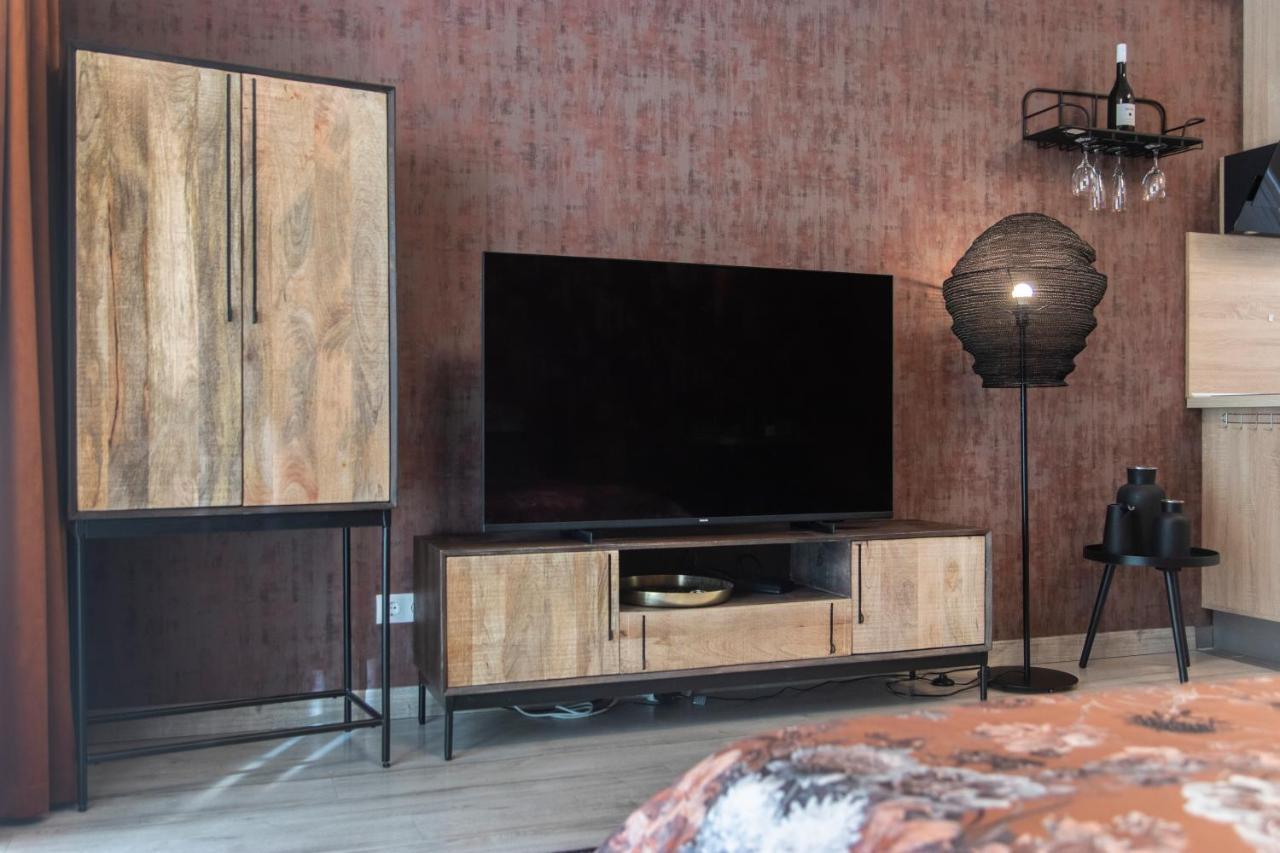 Grand Suites Corvin Boedapest Buitenkant foto