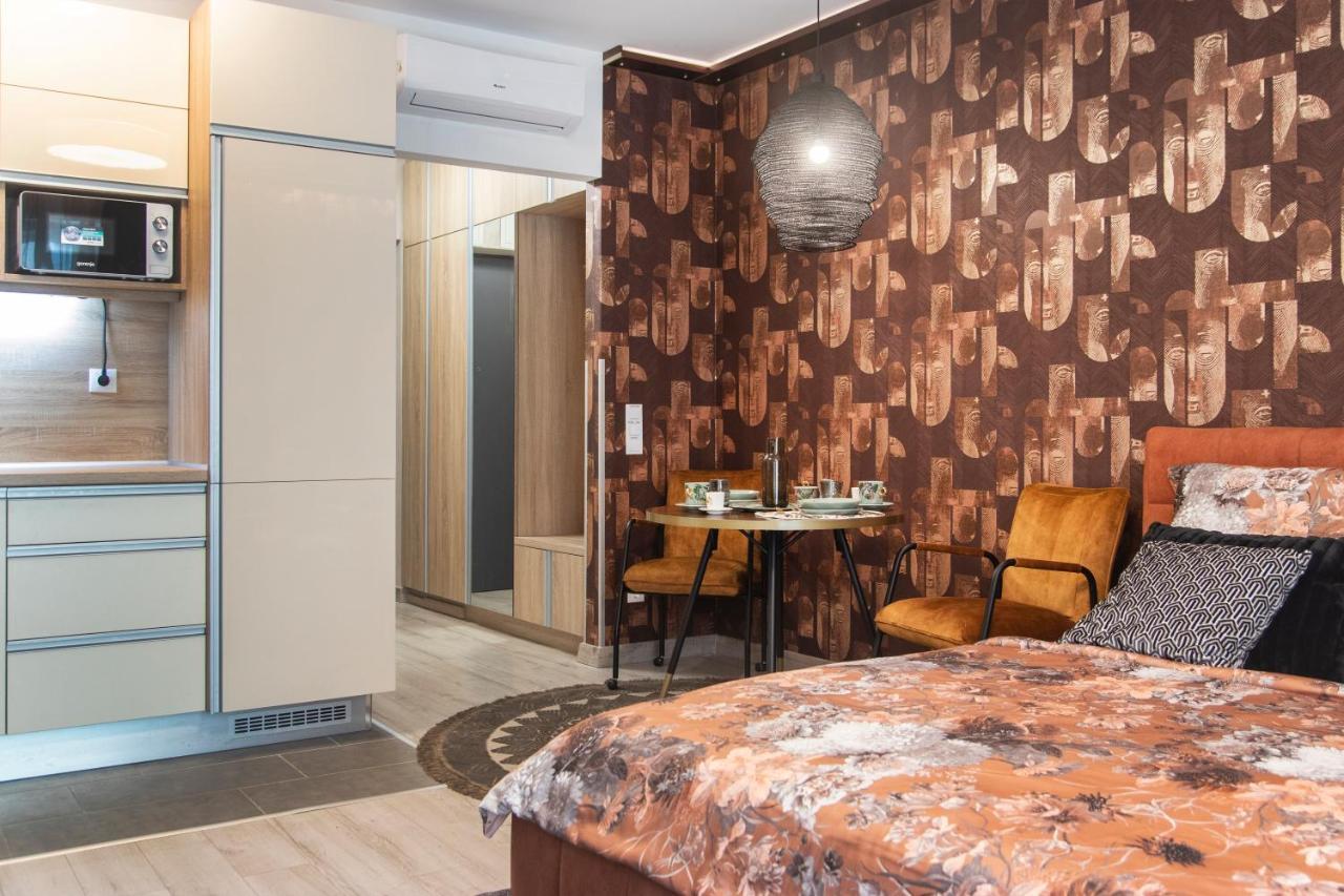 Grand Suites Corvin Boedapest Buitenkant foto