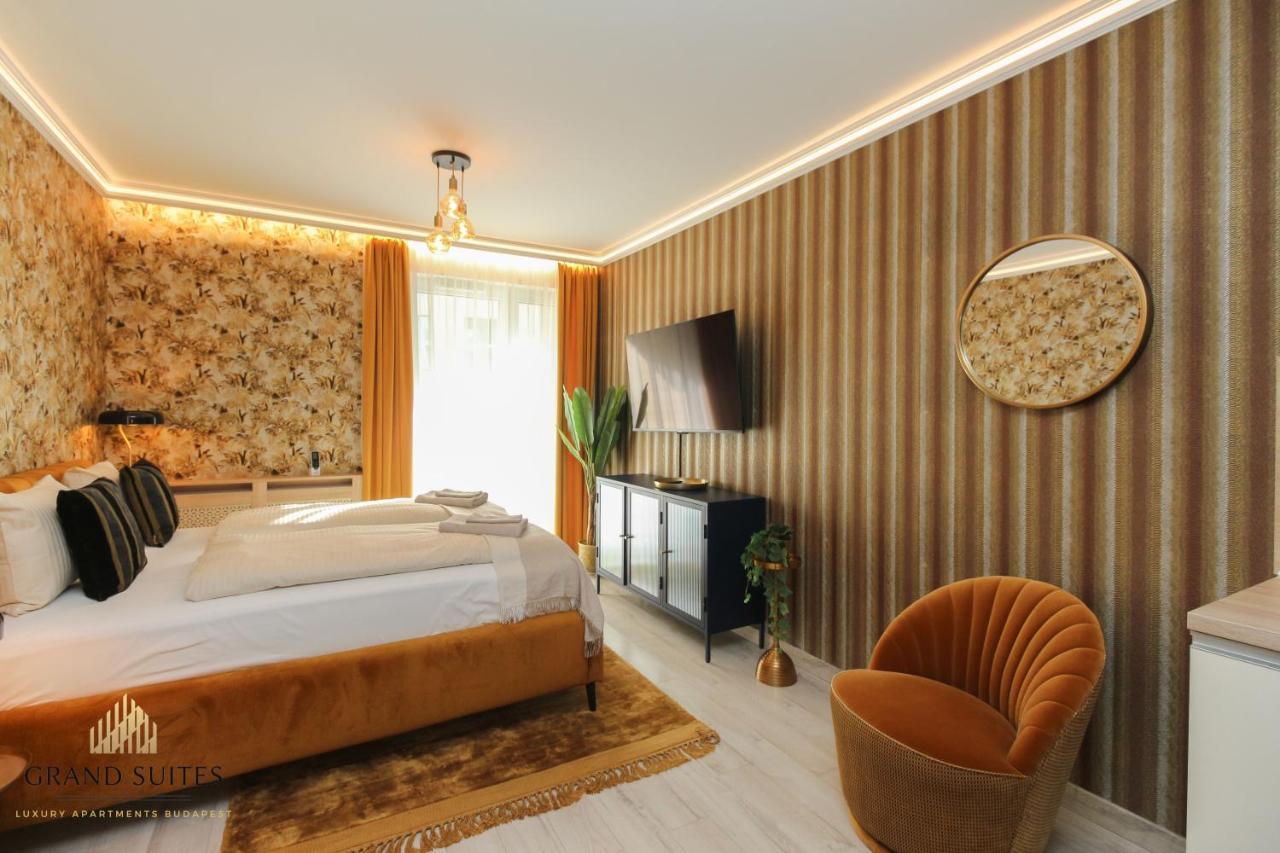 Grand Suites Corvin Boedapest Buitenkant foto