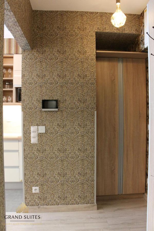 Grand Suites Corvin Boedapest Buitenkant foto