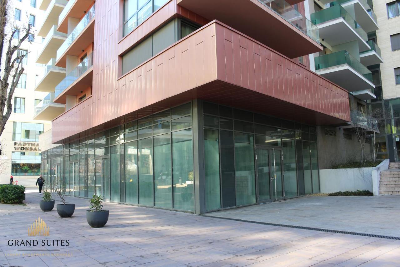 Grand Suites Corvin Boedapest Buitenkant foto