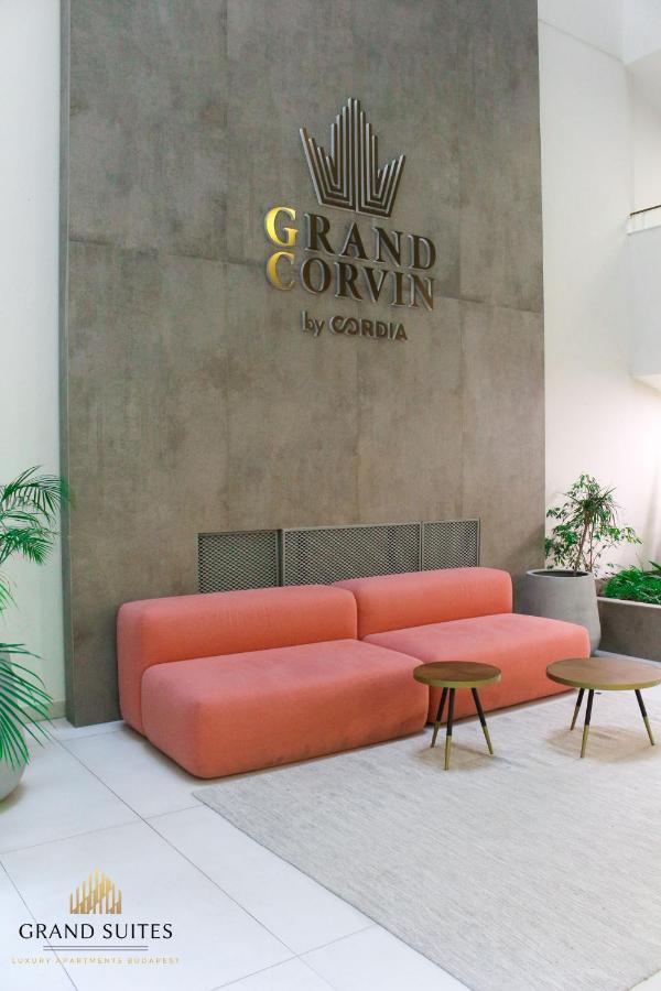 Grand Suites Corvin Boedapest Buitenkant foto