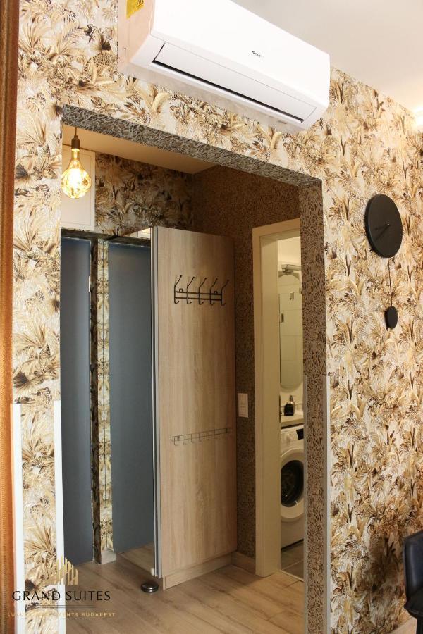 Grand Suites Corvin Boedapest Buitenkant foto