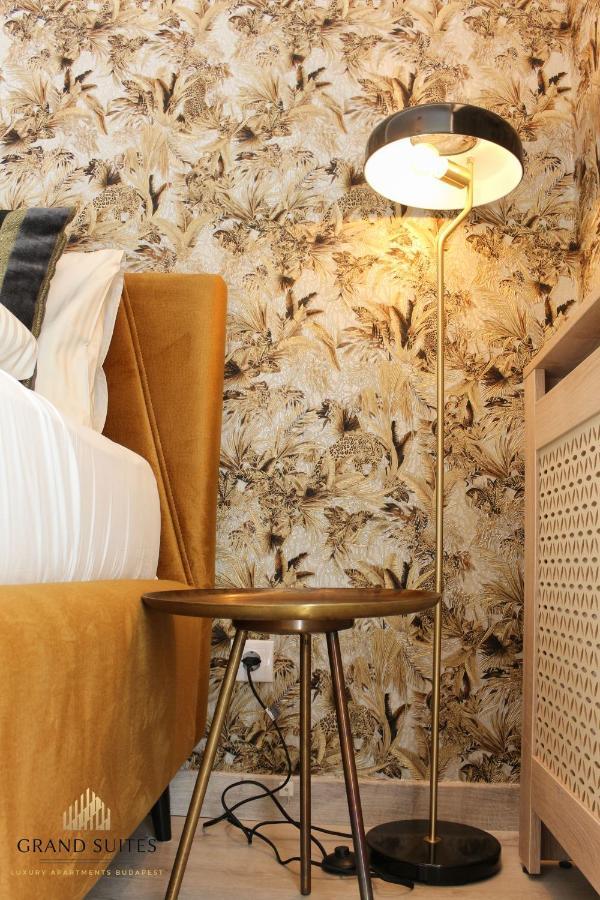 Grand Suites Corvin Boedapest Buitenkant foto